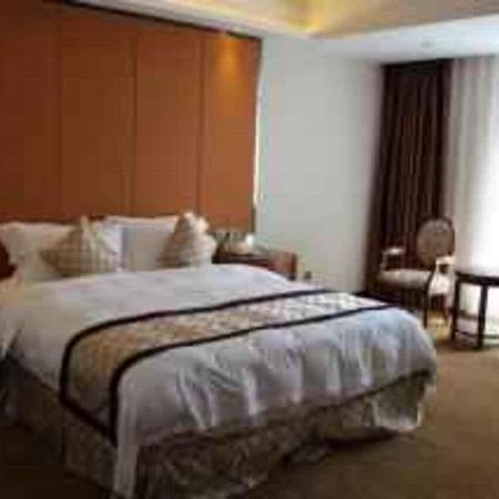 Auspicious Hotel Zhuhai Exterior foto